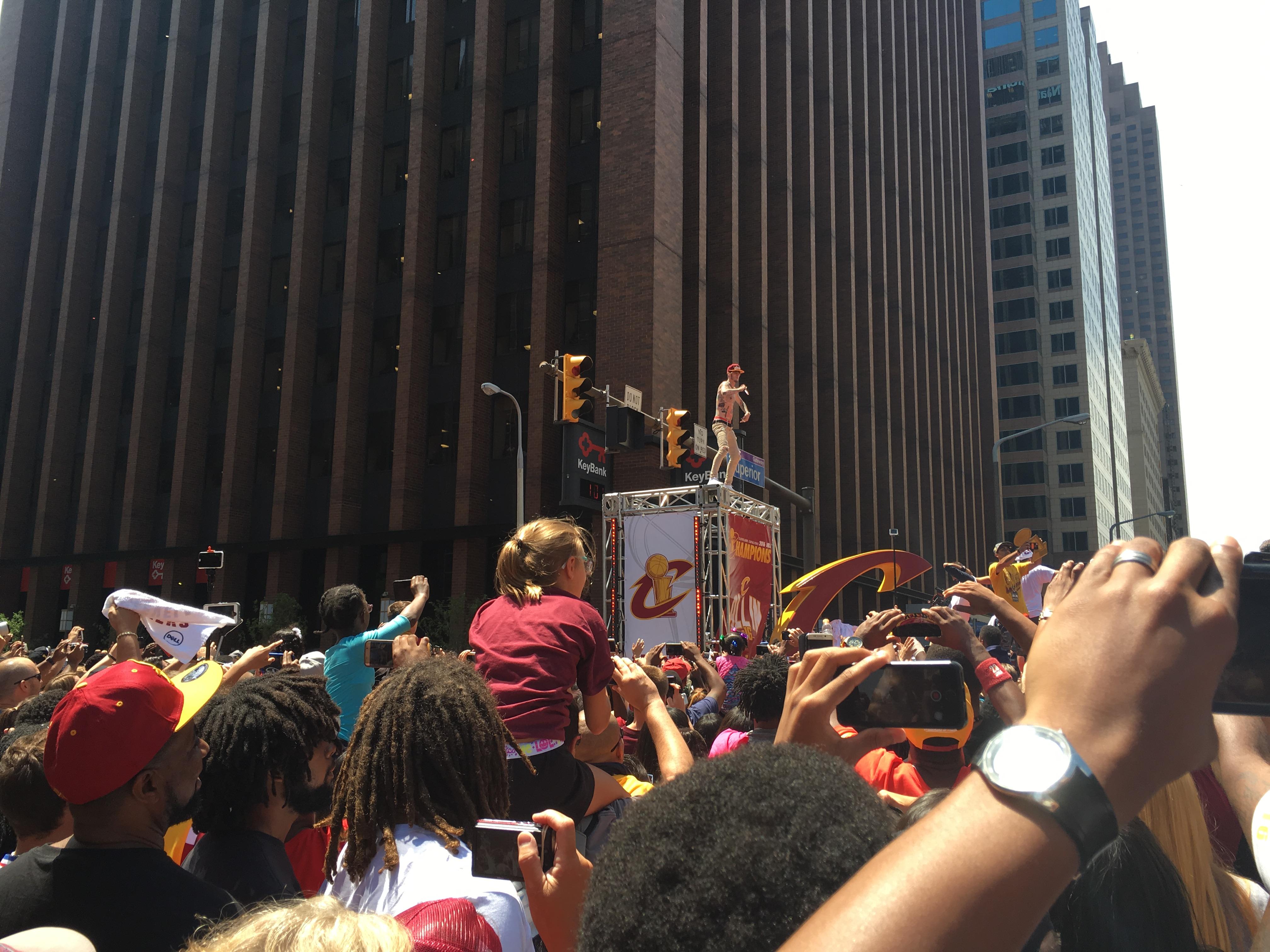 爱游戏直播平台 -赛前突围战来临；克里夫兰骑士围绕国王杯内部沟通；目标明确；训练强度明显提升的简单介绍